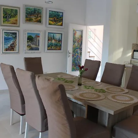 Nar Villa *