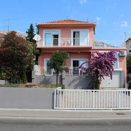 Nar Villa *