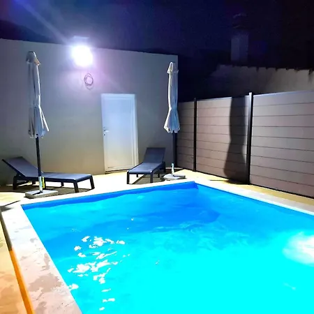 Nar Villa *